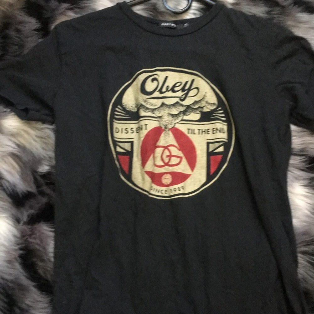 obey top